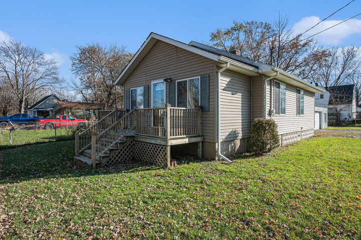 Property Photo:  1908 E Stockbridge Avenue  MI 49001 