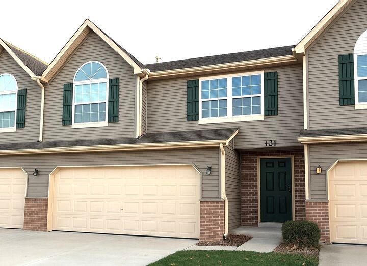 Property Photo: 431 Dunridge Court 431 IL 60118