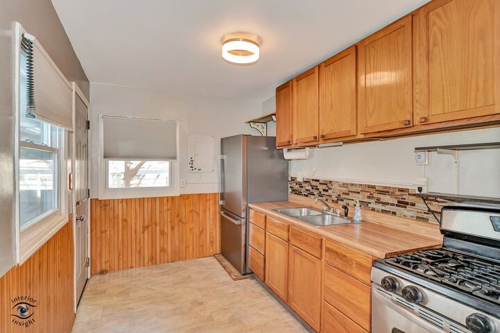 Property Photo:  1071 E Broadway Street  IL 60915 