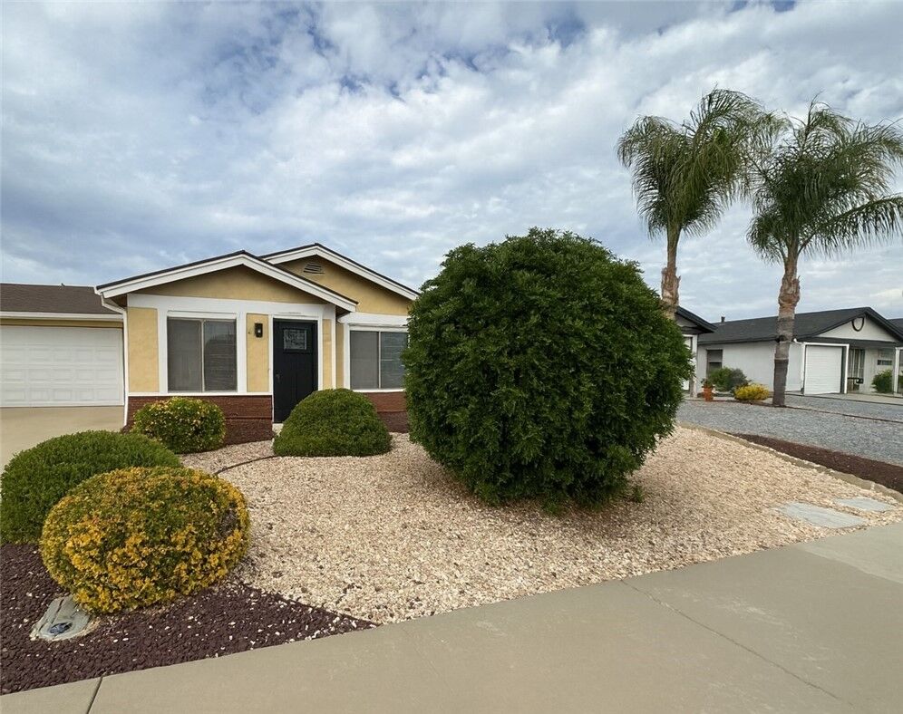 Property Photo: 27358 Calle Balsero CA 92586