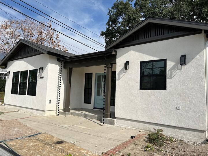 Property Photo:  623 E Foothill Boulevard 1  CA 91016 