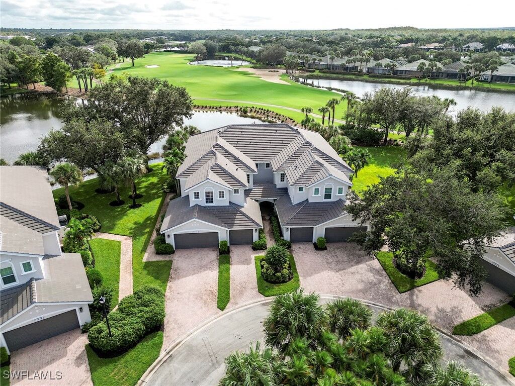 Property Photo:  9111 Palmetto Ridge Drive 201  FL 34135 