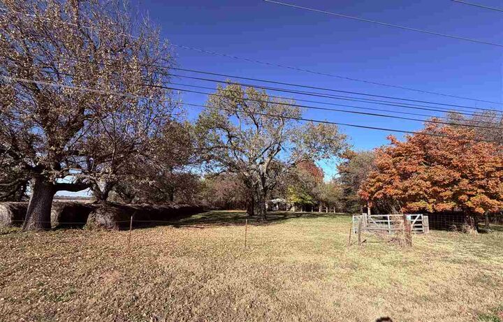 Property Photo:  825 W Prospect Ave  OK 74601 