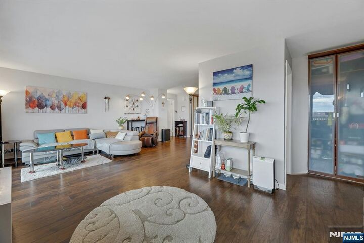 Property Photo:  770 Anderson Avenue 16H  NJ 07010 