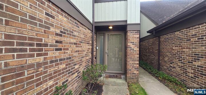 54 Meadowview Court  Leonia NJ 07605 photo