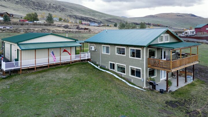 Property Photo:  16 Wagon Wheel Lane  MT 59859 