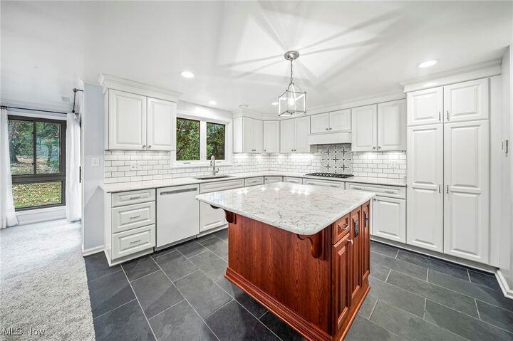 Property Photo: 966 Som Center Road C5 OH 44143