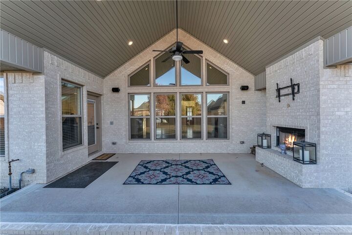 Property Photo:  8607 W Flycatcher Place  AR 72713 