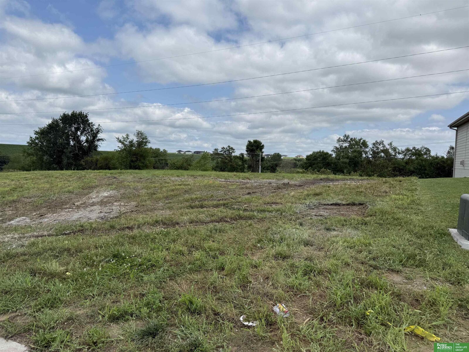 Property Photo: 5513 N 205th Street NE 68022