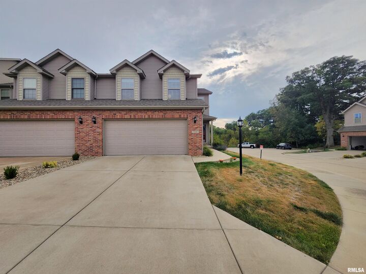 Property Photo: 7118 N Thomas Davis Drive 7118 IL 61615