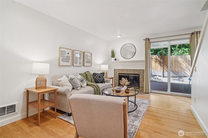 301 W Raye Street 201  Seattle WA 98119 photo