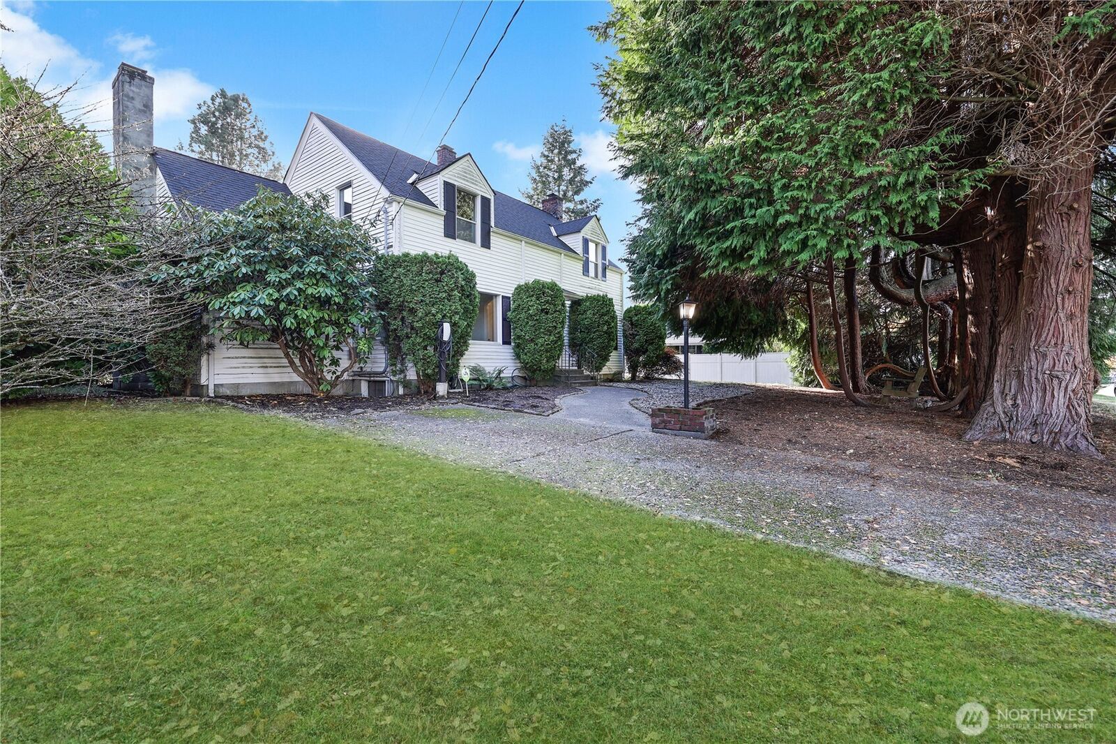 Property Photo:  702  47th Street SE  WA 98203 