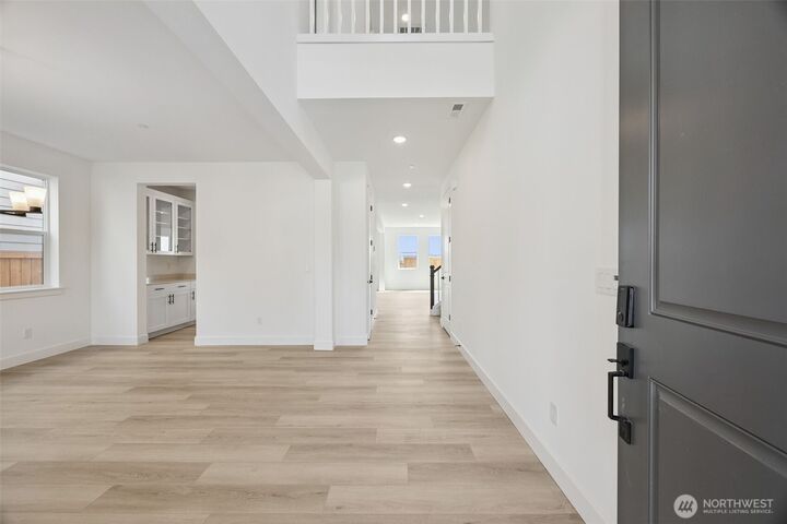 Property Photo:  2209  Oak Court 9  WA 98354 