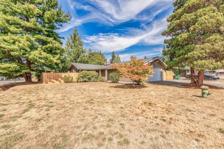 Property Photo: 604 N 201st Street WA 98133