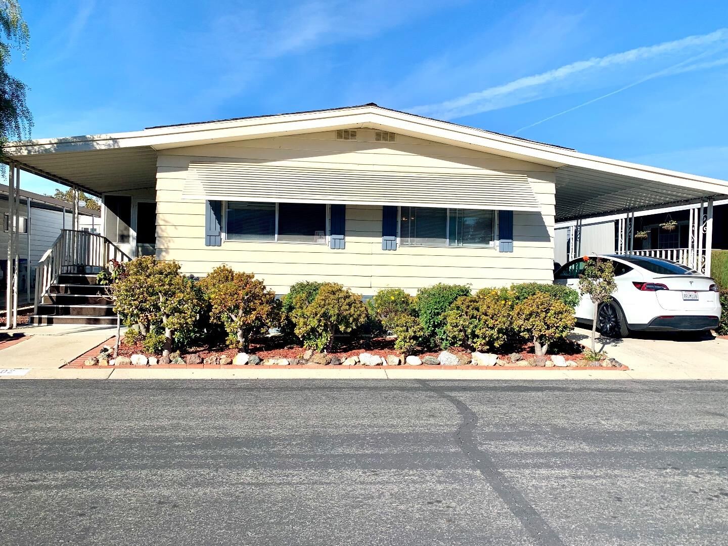 Property Photo:  102 Quail Hollow Drive 102  CA 95128 