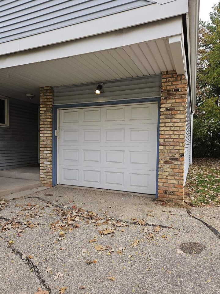 Property Photo:  25 Cornado Court  WI 53719 