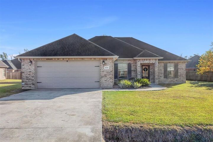 Property Photo:  1018 Magdalena Street  LA 70663 