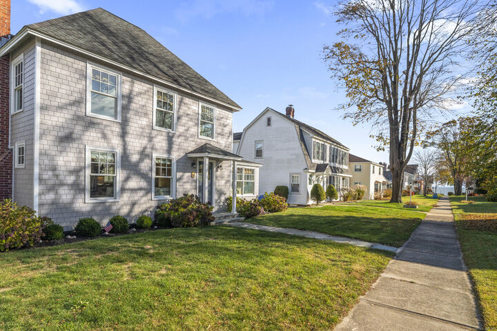 Property Photo: 16 East Walk CT 06413