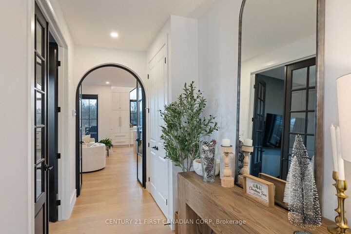 Property Photo: 2190 Linkway Boulevard ON N6K 0K8