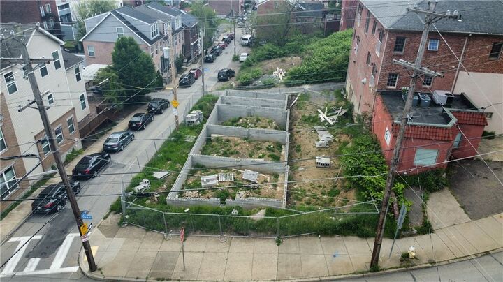 Property Photo: 8 Alpine Ave PA 15212