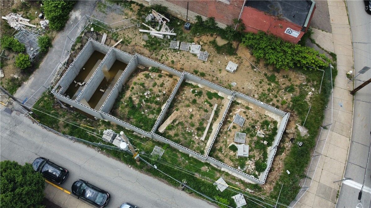 Property Photo: 4 Alpine Ave PA 15212