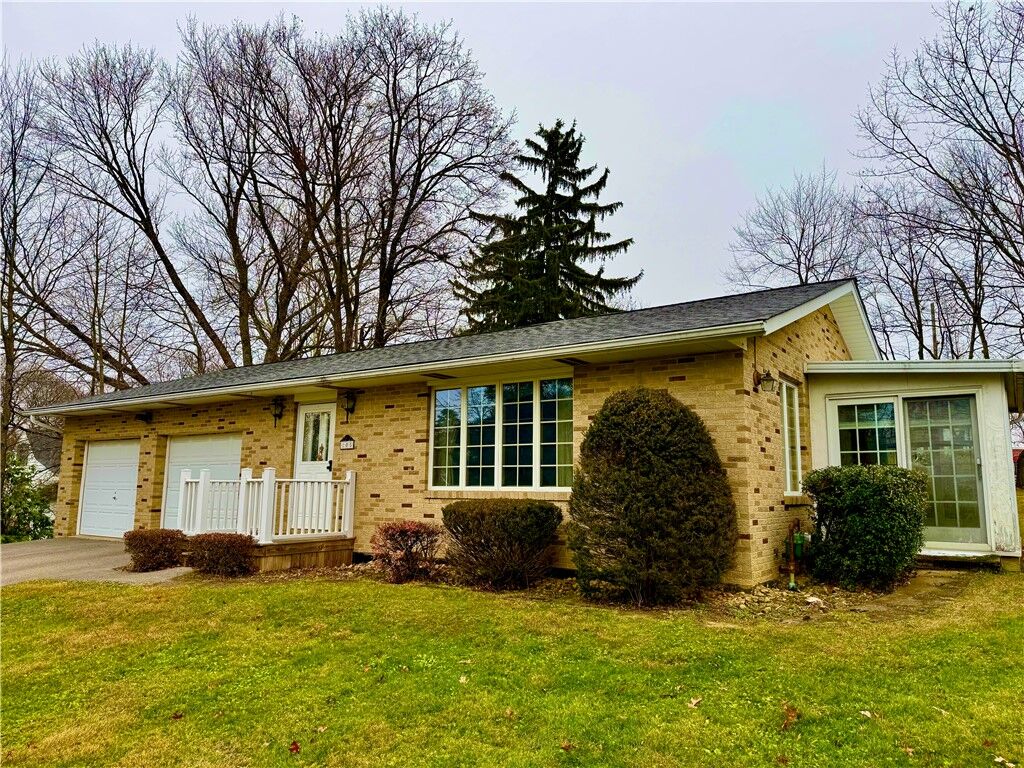 Property Photo: 105 Teakwood Road PA 16001