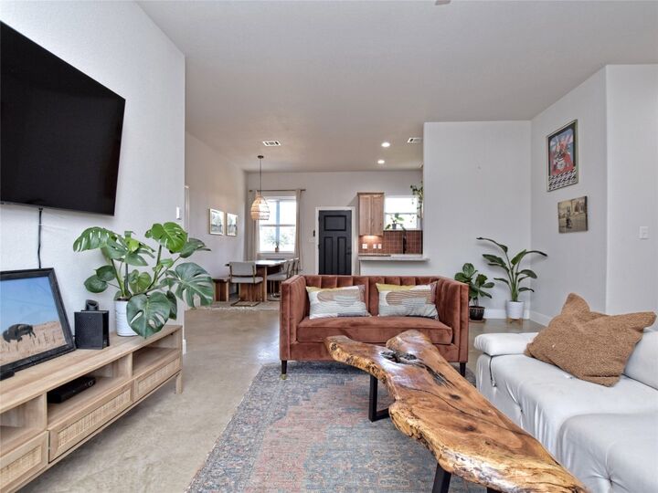 Property Photo: 114 E Keomuku Lane TX 78602