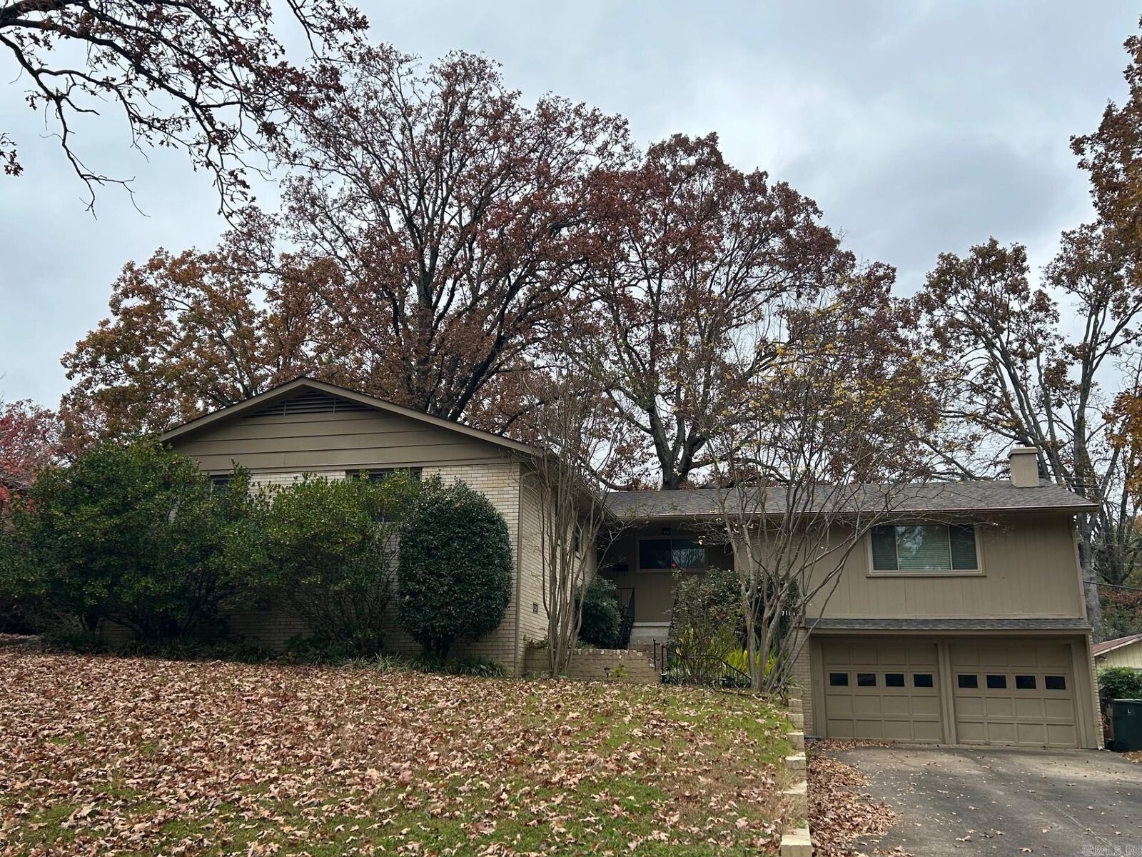 Property Photo: 7104 Briarwood Drive AR 72205