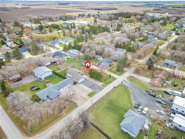 Property Photo:  19 Poplar Avenue  MB R0E 2B0 