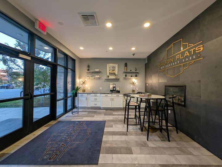 Property Photo:  751 N 6th Street  OH 43215 