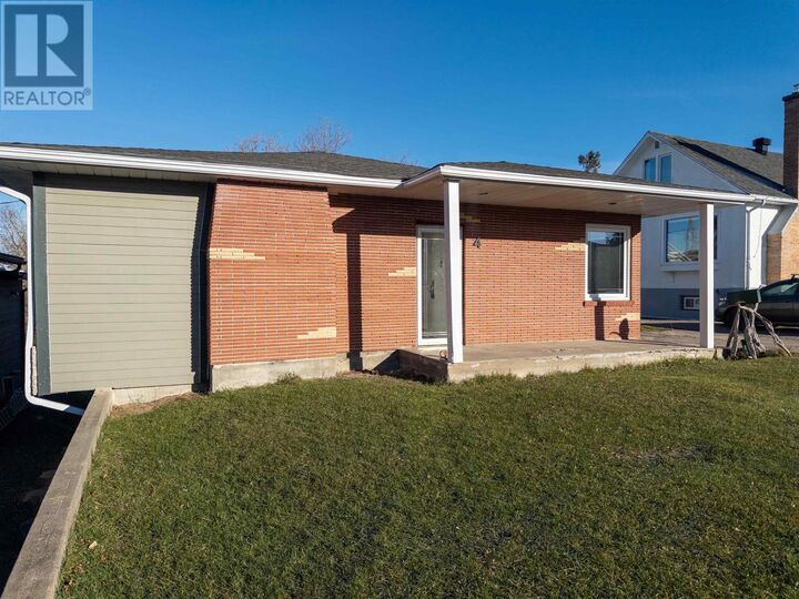 Property Photo:  4 Machin Drive  ON P9N 1P2 