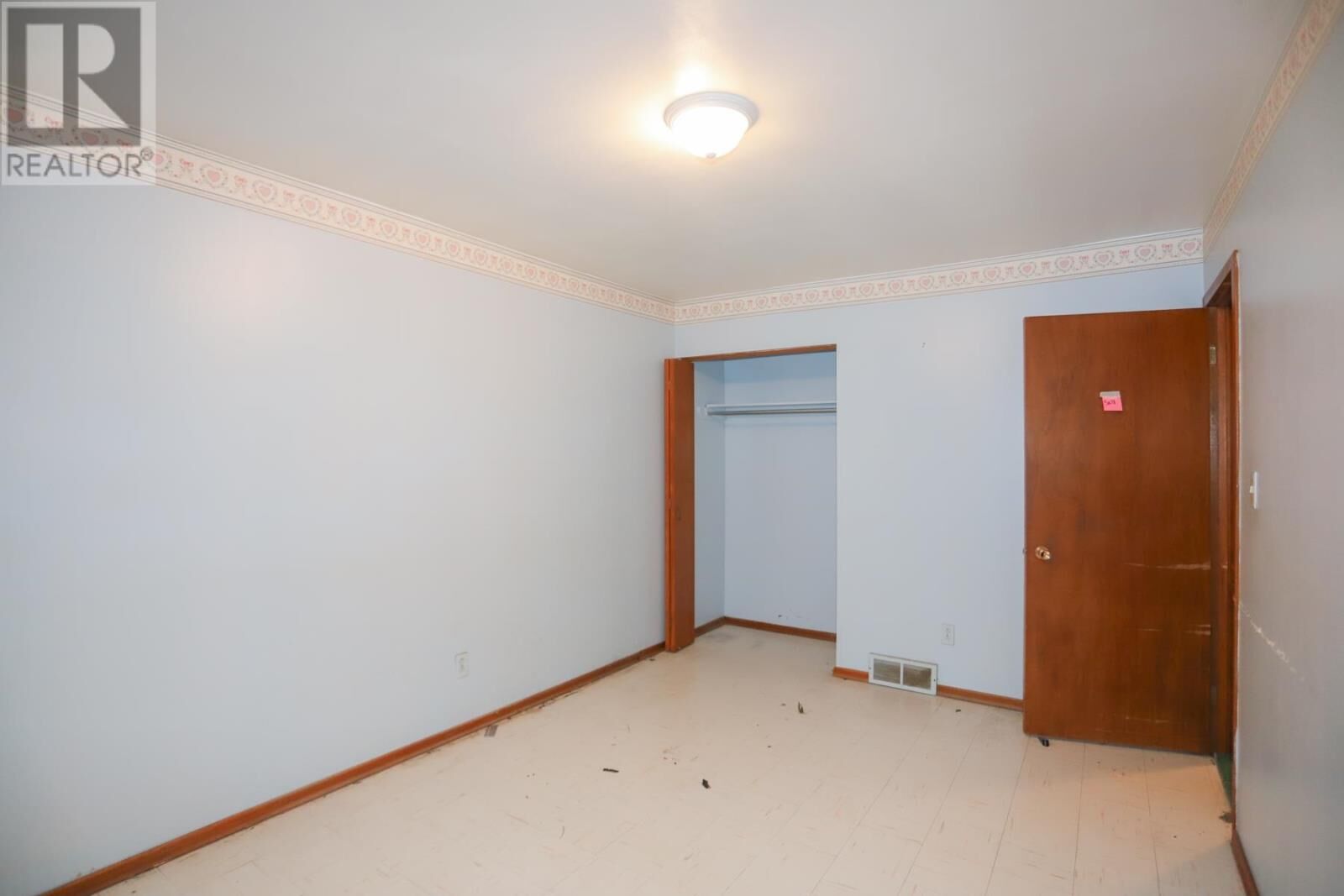 Photo de la propriété:  65 Wayne Ct  ON P6A 4S5 