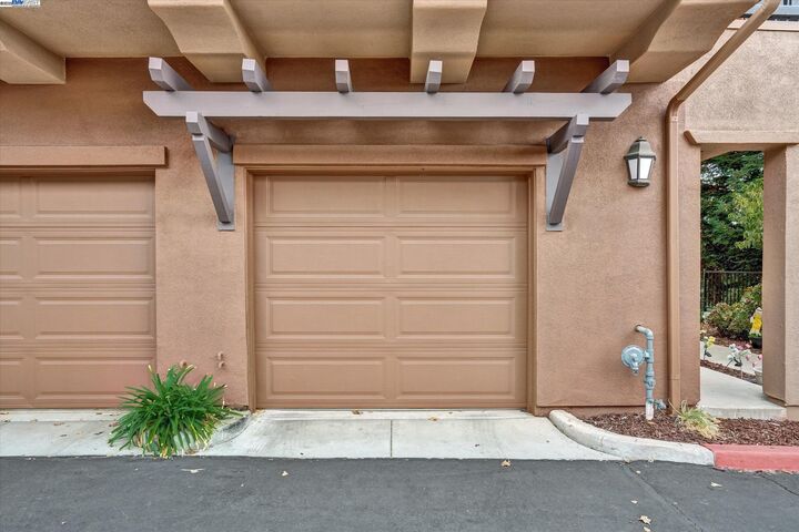 Property Photo:  46 Meritage Cmn 202  CA 94551 