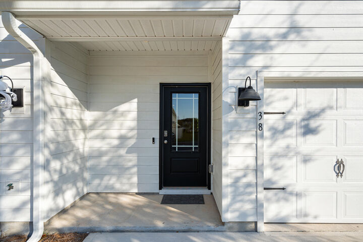 Property Photo: 38 Redbird Loop FL 32541