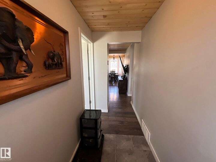 Photo de la propriété:  4972 Centre St  AB T0B 3M3 