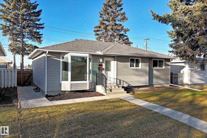 Property Photo:  8108 163 Street NW  AB T5R 2N3 