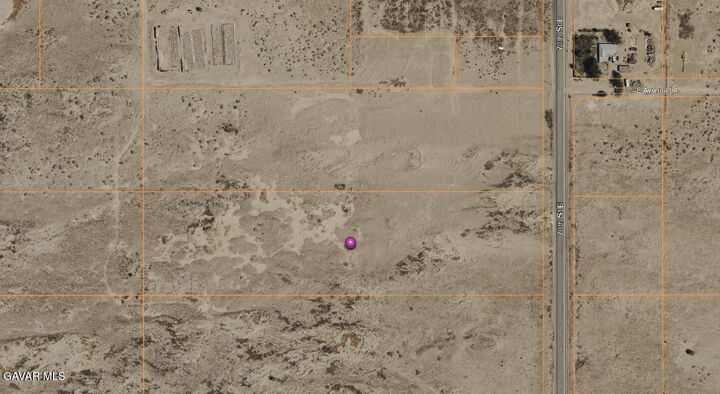 Property Photo:  70th St E Drt Vic Avenue # L  CA 93552 