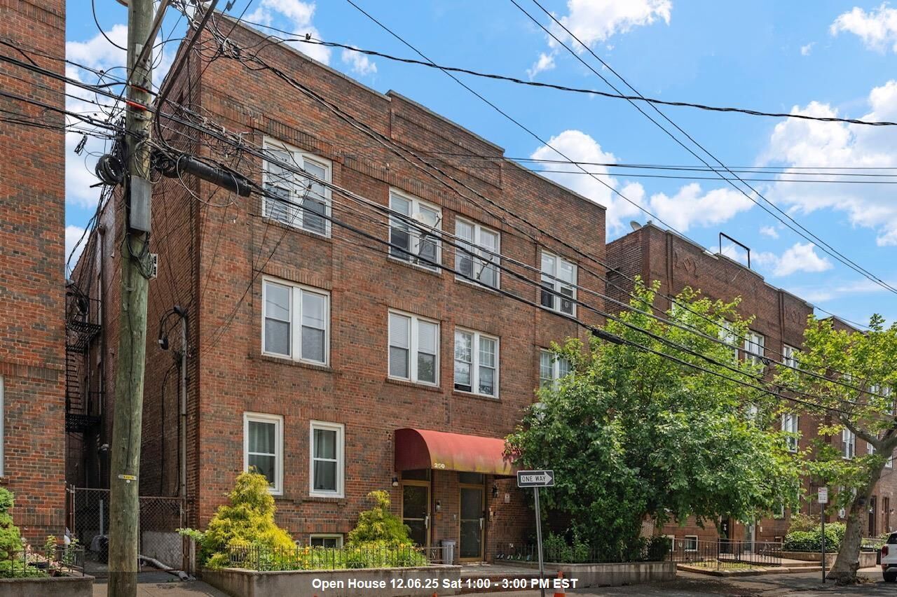 Property Photo:  248 Clendenny Ave 4  NJ 07304 