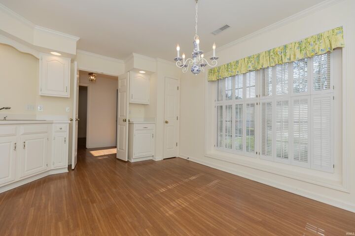 Property Photo: 728 Kingswood Drive North Court IN 47715