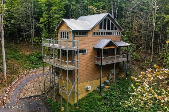 Property Photo: 5175 Riversong Way TN 37862