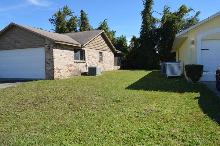 Property Photo:  861 Shenandoah Avenue  FL 32725 