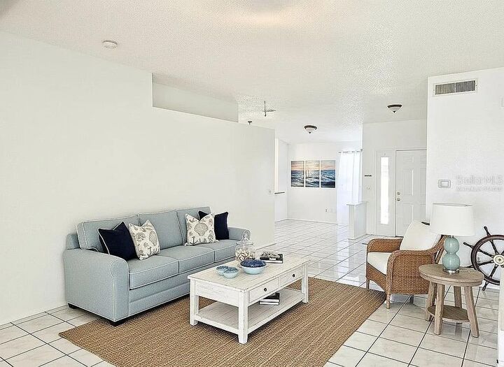 Property Photo: 5563 Garden Grove Circle FL 32792