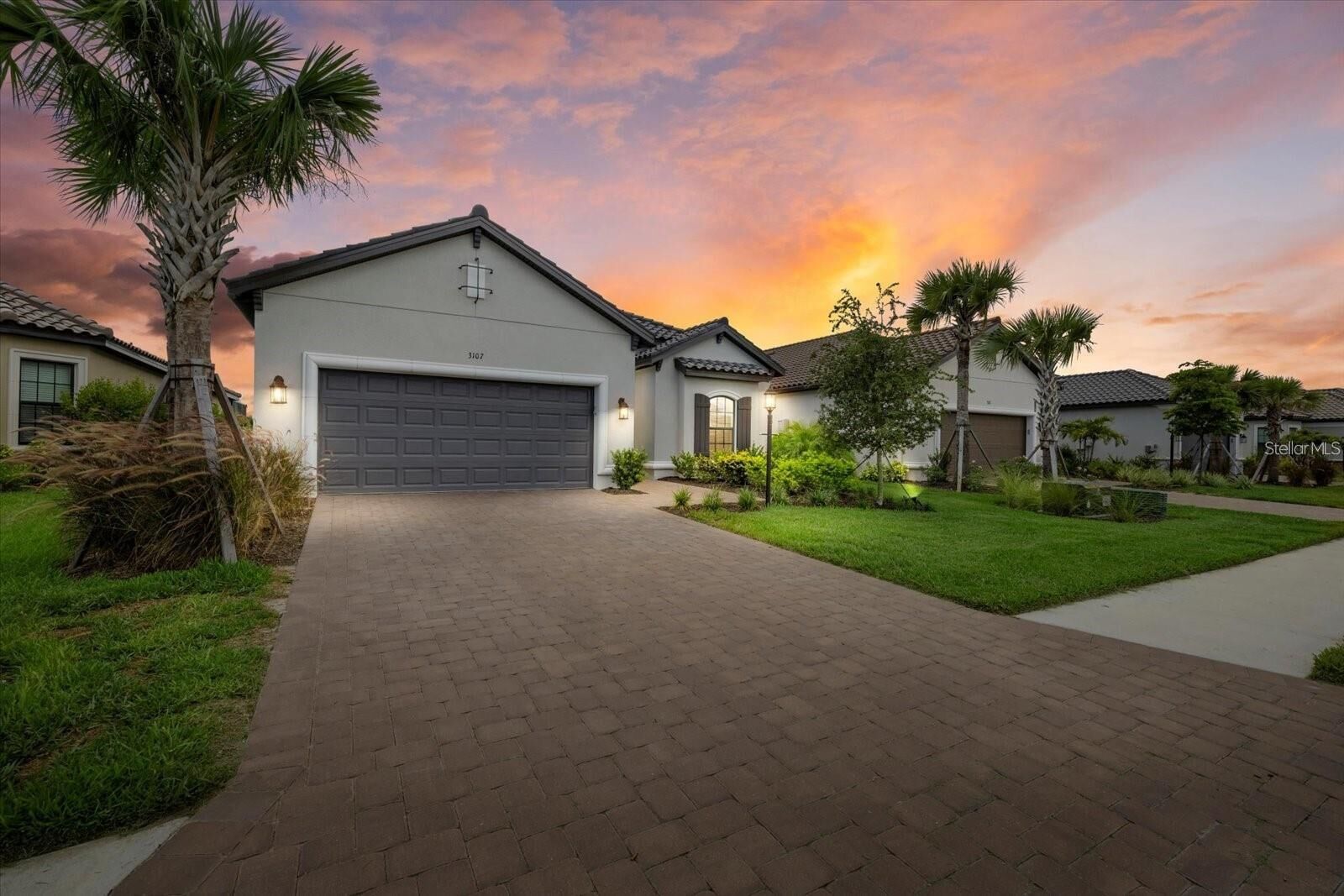 Property Photo: 3107 Vittorio Court FL 34211