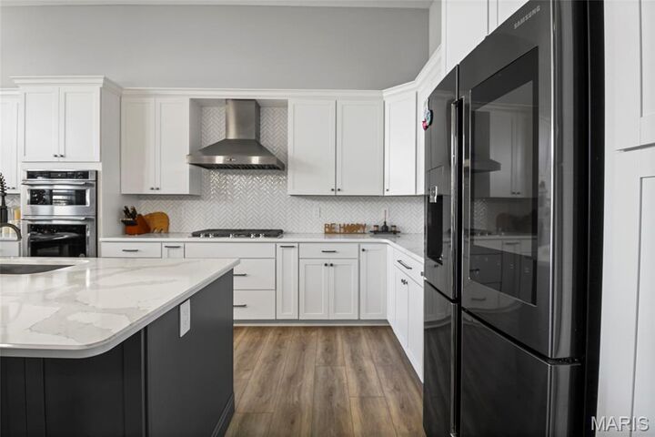 Property Photo: 155 Palais Court MO 63301