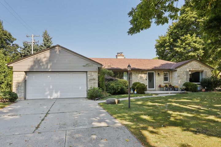 10710 W Auer Ave  Wauwatosa WI 53222 photo