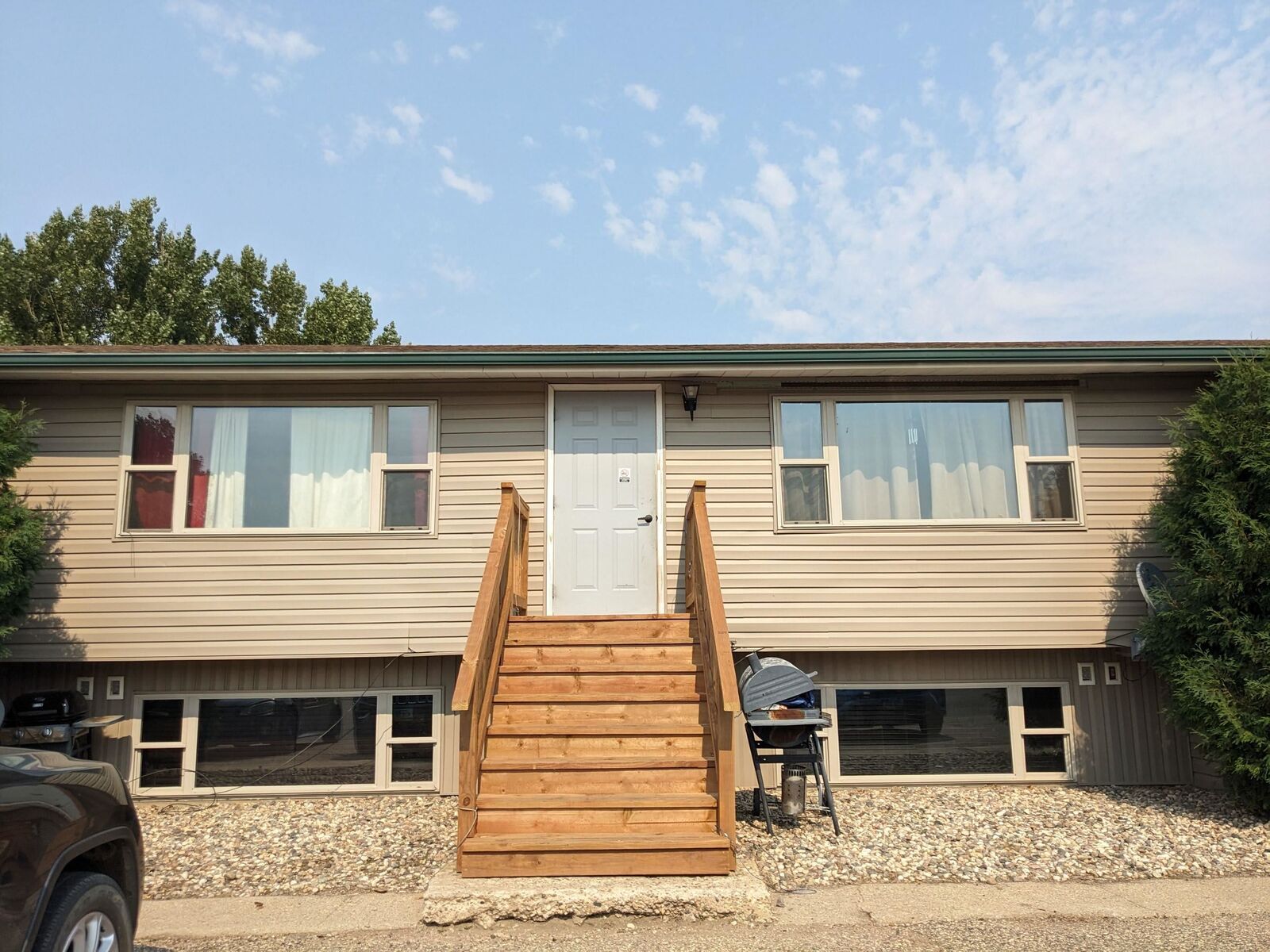 Property Photo: 409 Parkway Drive ND 58722
