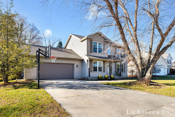 Property Photo:  8275 Vista Royale Lane NE  MI 49341 