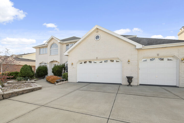 Property Photo: 8113 Blarney Road IL 60477