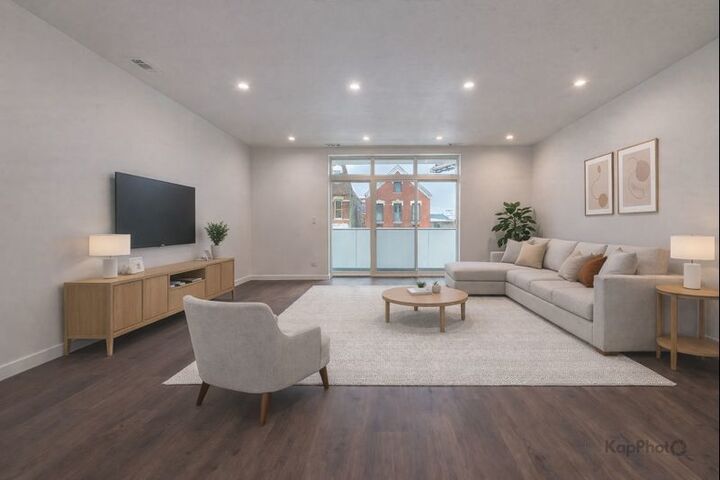 Property Photo:  1921 S Jefferson Street 1  IL 60616 