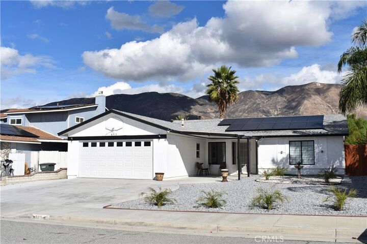 Property Photo:  813 Yorkshire Lane  CA 92583 